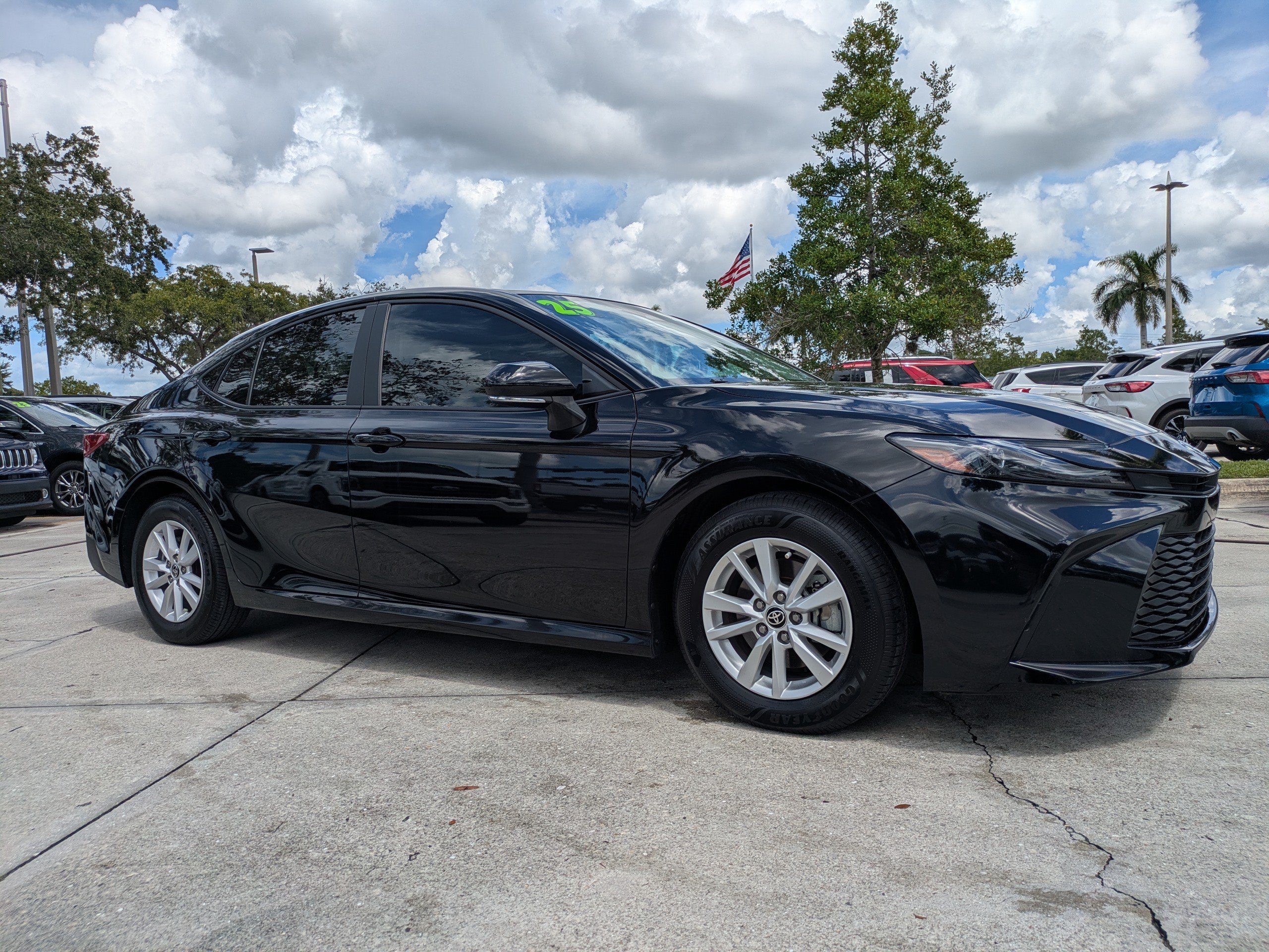 Used 2025 Toyota Camry LE w/ Convenience Package FWD image 2