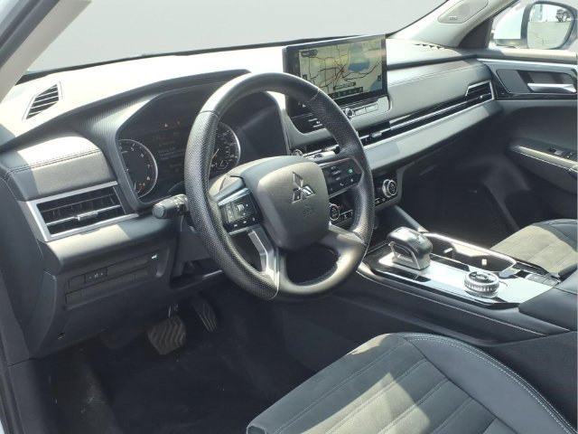 Used 2025 Mitsubishi Outlander SE AWD/4WD image 7