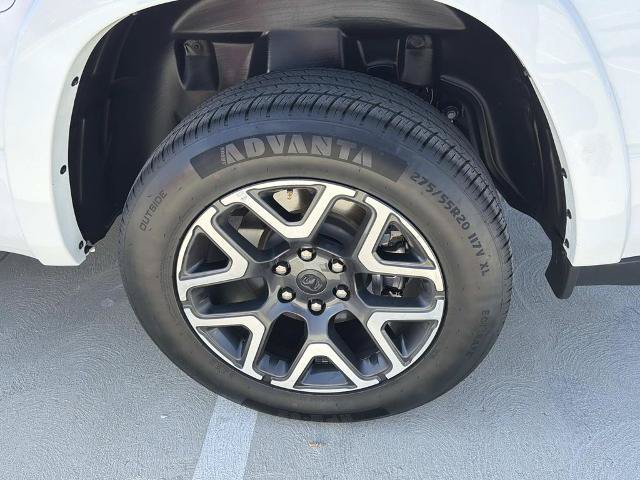 Used 2025 RAM 1500 Laramie AWD/4WD image 14