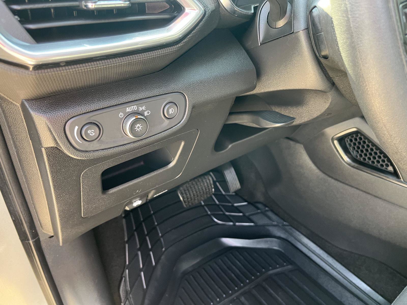 Used 2023 Chevrolet TrailBlazer LT w/ Convenience Package FWD image 19