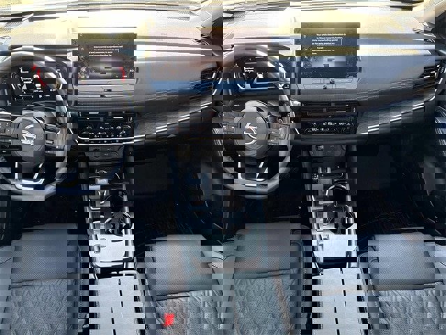 Used 2024 Nissan Rogue Platinum w/ Platinum Premium Package image 17