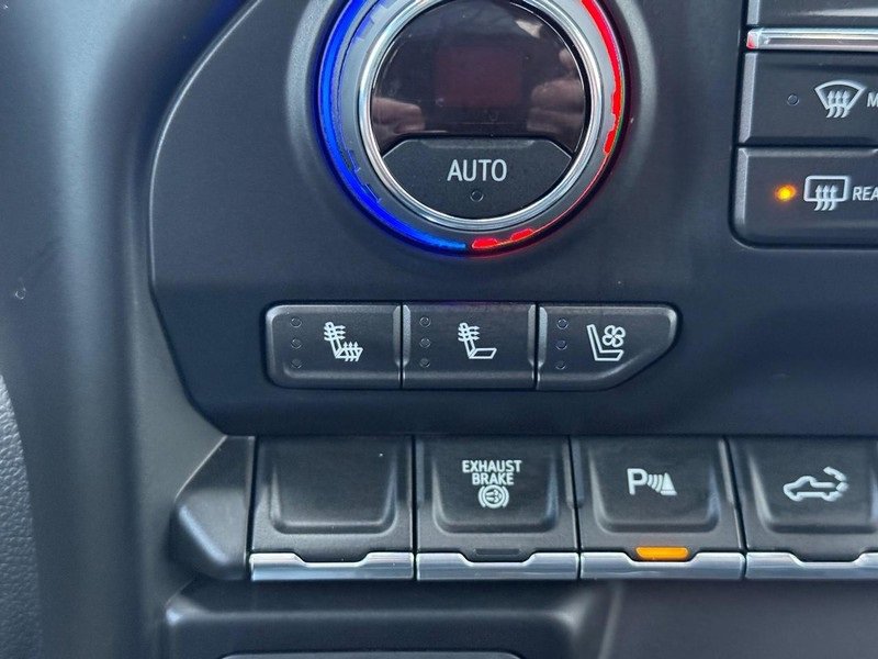 Used 2022 Chevrolet Silverado 2500 High Country image 19