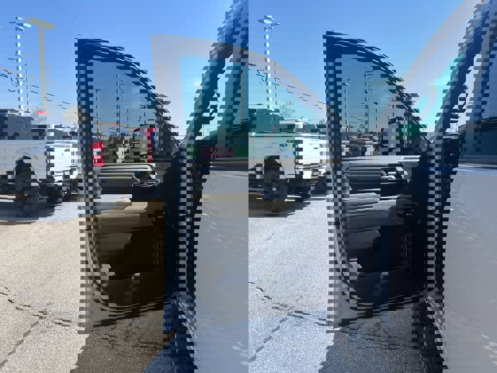 Used 2026 Chevrolet Silverado 2500 ZR2 AWD/4WD image 12