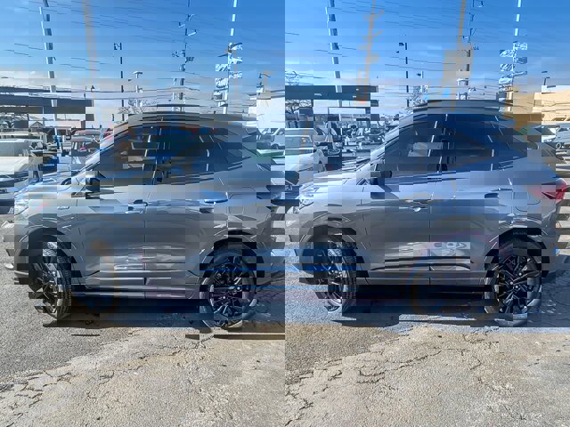 Certified 2024 Ford Escape ST-Line Elite w/ Premium Technology Package image 3