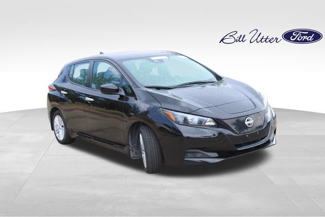 Used 2025 Nissan Leaf S FWD image 3