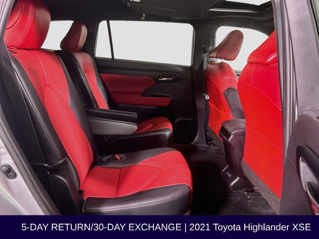 Used 2021 Toyota Highlander XSE AWD/4WD image 33