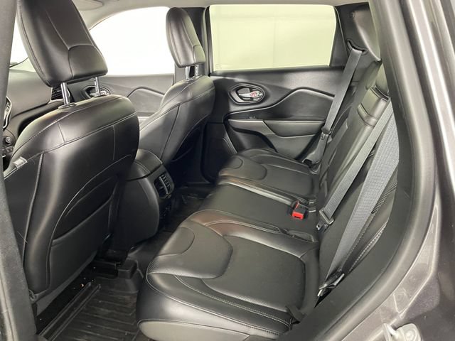 Used 2019 Jeep Cherokee Limited w/ Luxury Group AWD/4WD image 12