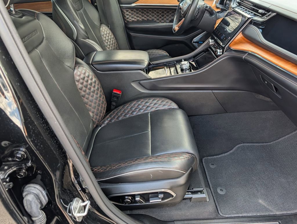 Used 2023 Jeep Grand Cherokee L Summit AWD/4WD image 23