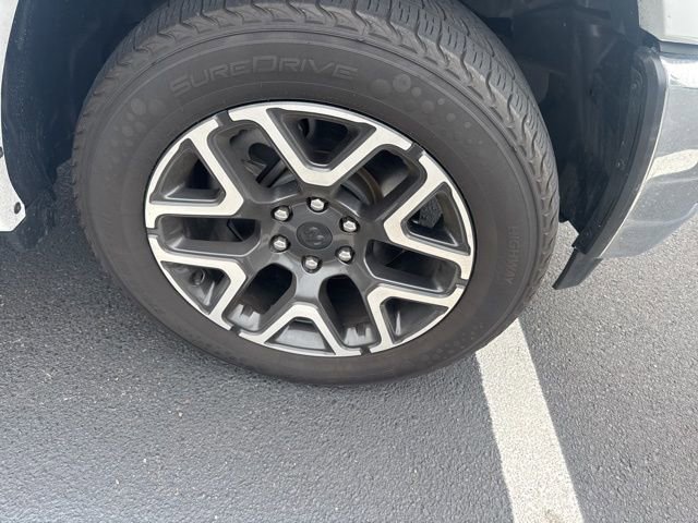 Used 2025 RAM 1500 Laramie AWD/4WD image 4