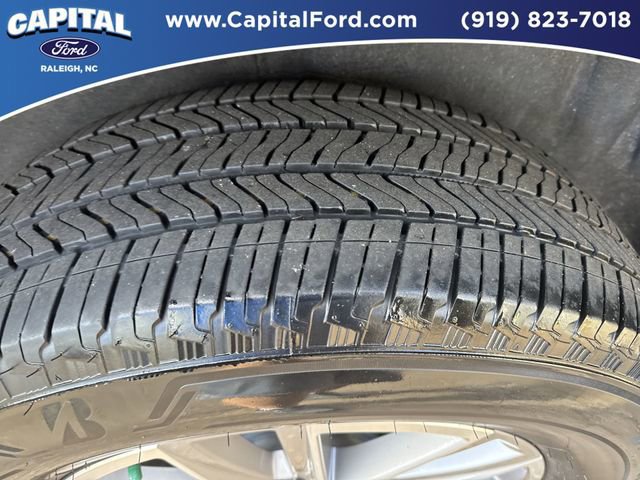 Used 2023 Chevrolet Traverse LT image 14