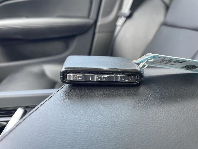 Used 2025 Volvo S60 B5 Core image 35