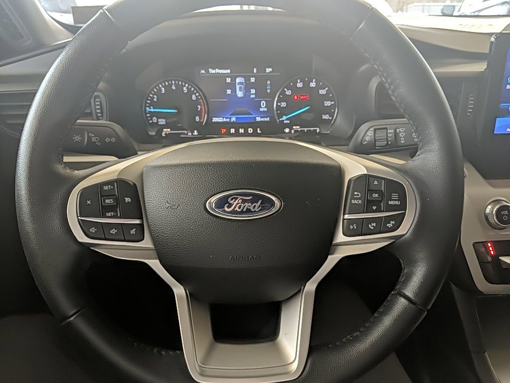 Certified 2023 Ford Explorer XLT w/ Class IV Trailer Tow Package AWD/4WD image 17