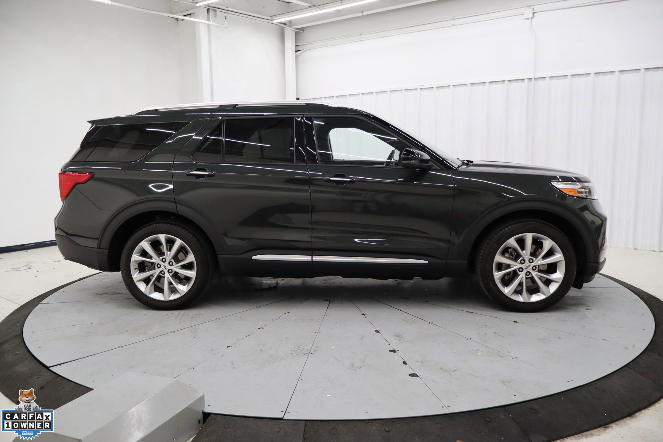 Certified 2023 Ford Explorer Platinum w/ Technology Package RWD image 2