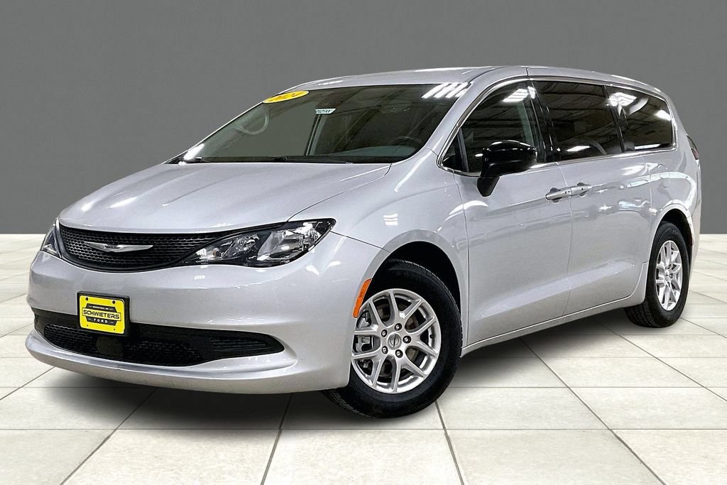 Used 2024 Chrysler Voyager LX FWD image 2