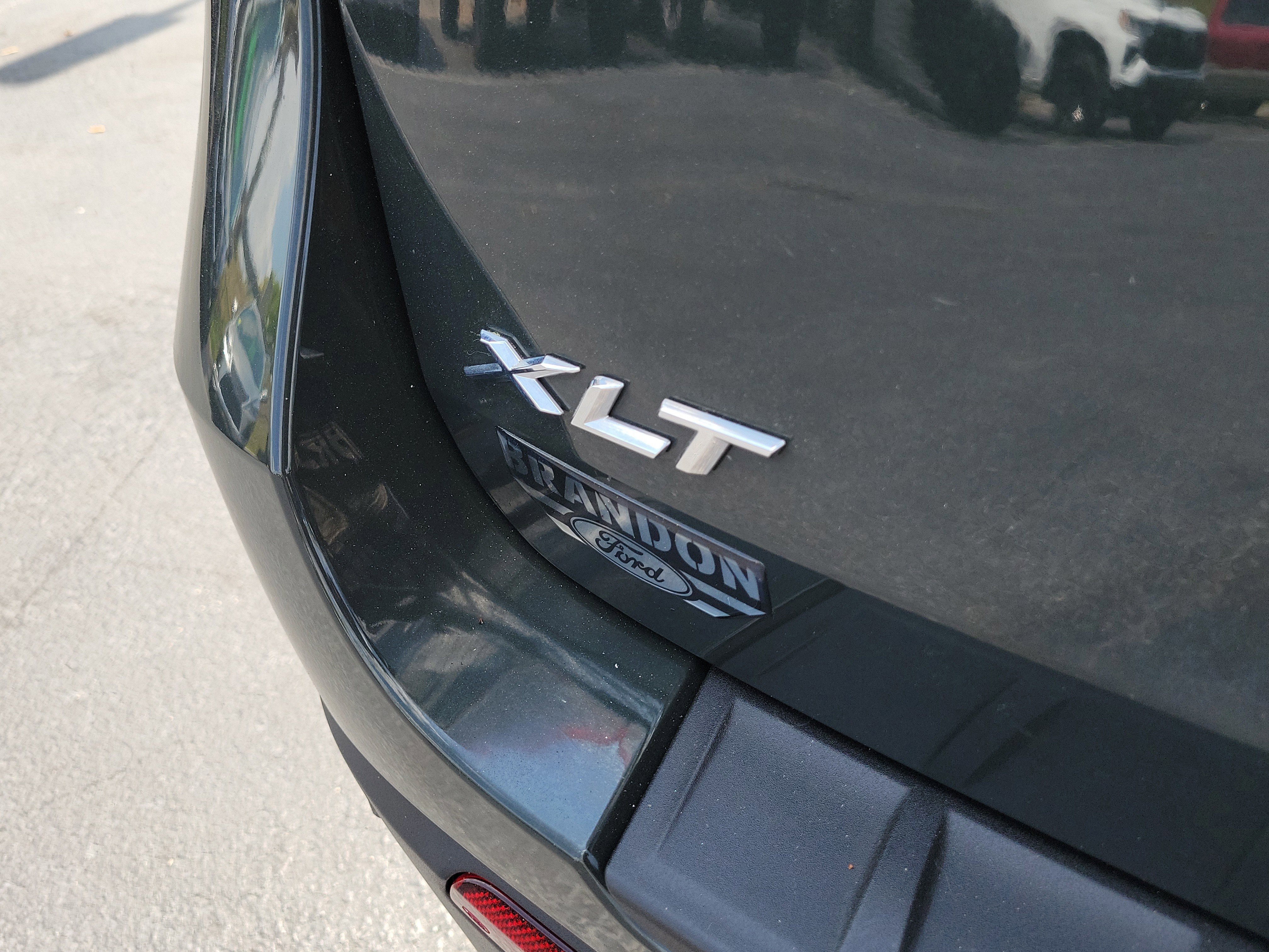 Certified 2022 Ford Explorer XLT w/ Equipment Group 202A image 9