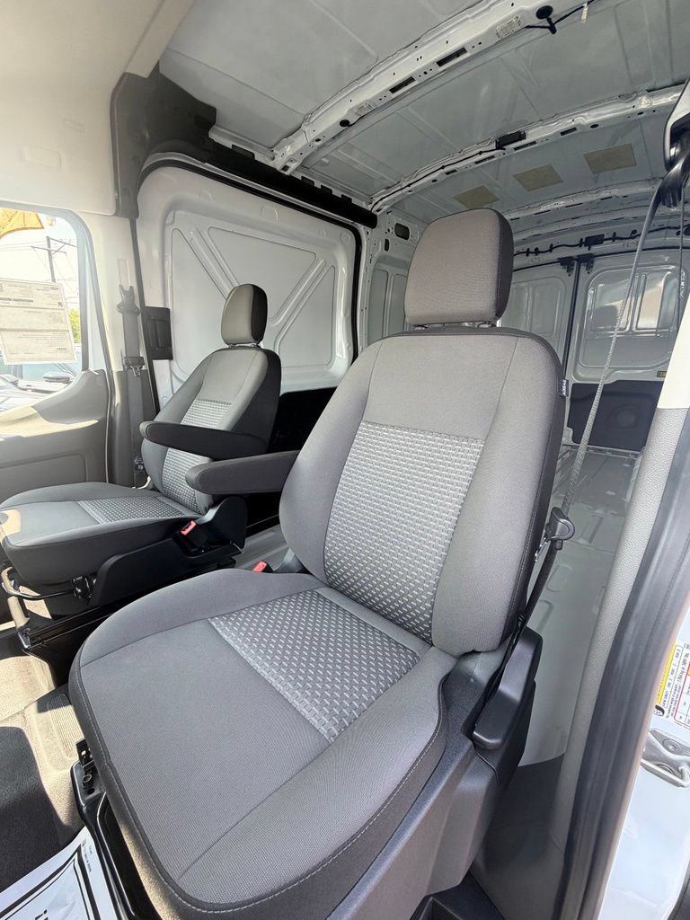 Certified 2026 Ford Transit 250 148 Medium Roof RWD image 33