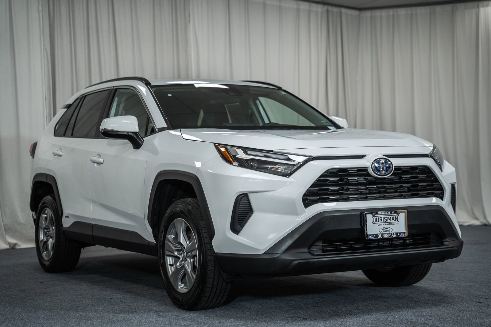 Used 2024 Toyota RAV4 XLE w/ Convenience Package image 1