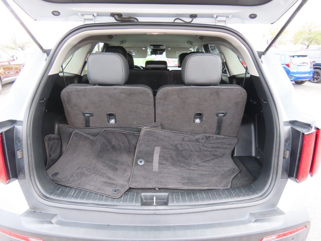 Used 2021 Kia Sorento S image 14