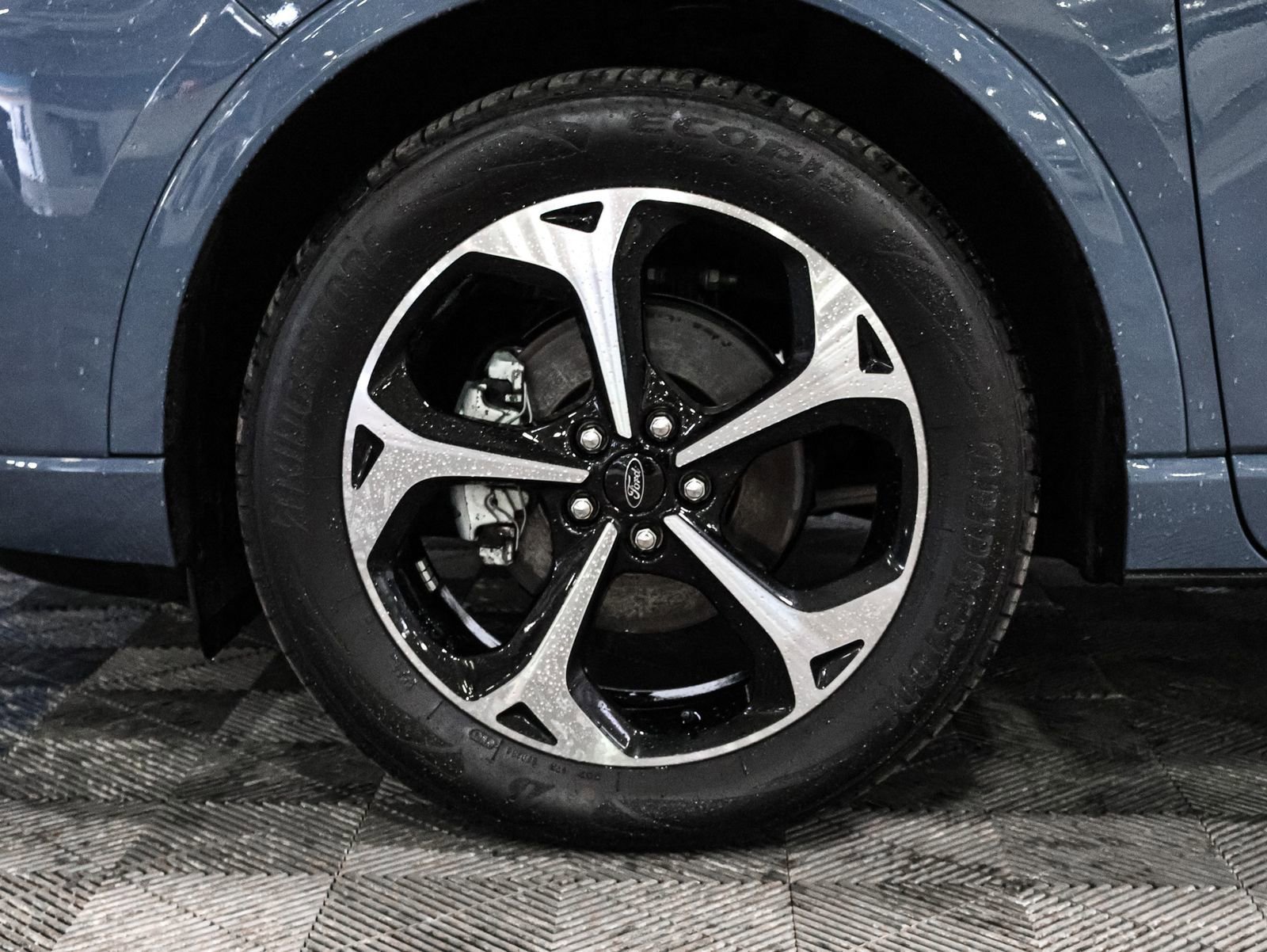 Certified 2025 Ford Escape ST-Line Elite image 19