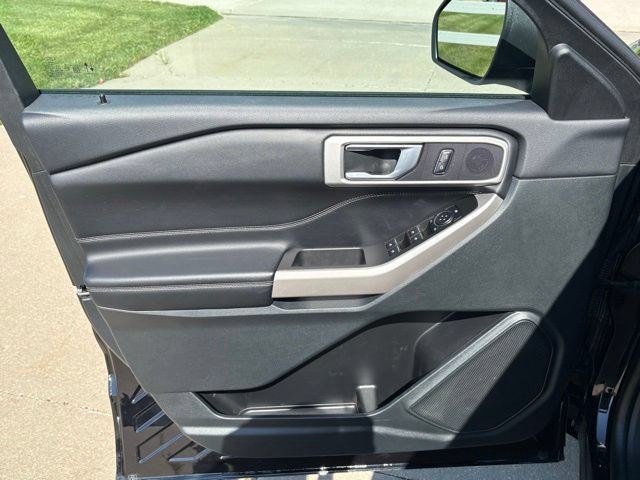 Certified 2024 Ford Explorer XLT w/ Equipment Group 202A AWD/4WD image 8