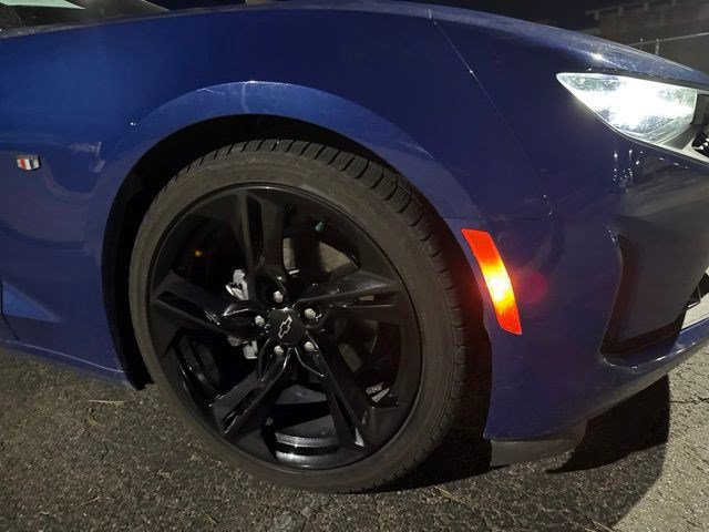 Used 2020 Chevrolet Camaro LT RWD image 7