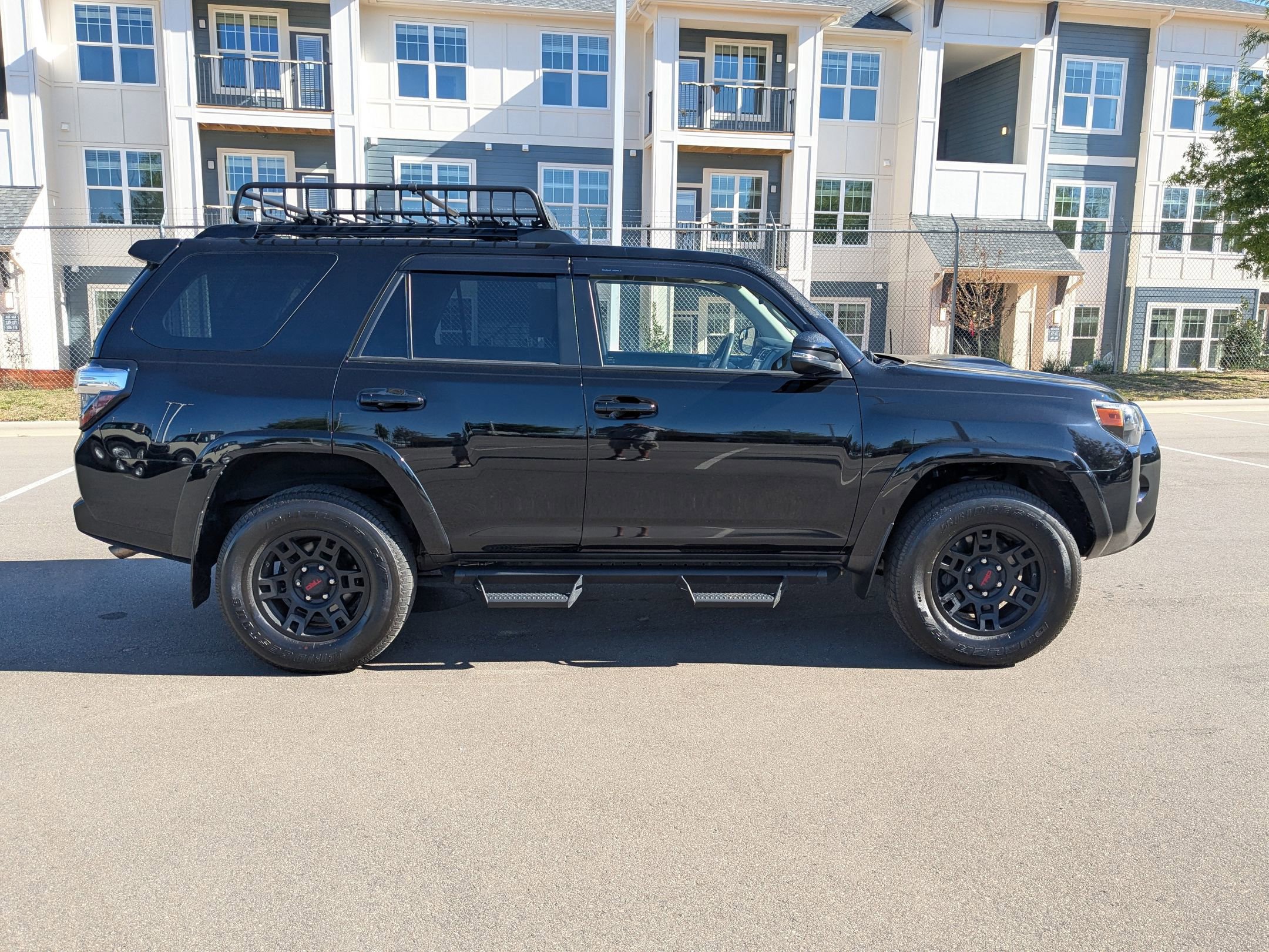 Used 2021 Toyota 4Runner Venture w/ Moonroof Package image 6