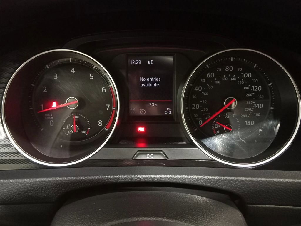 Used 2017 Volkswagen Golf S image 21