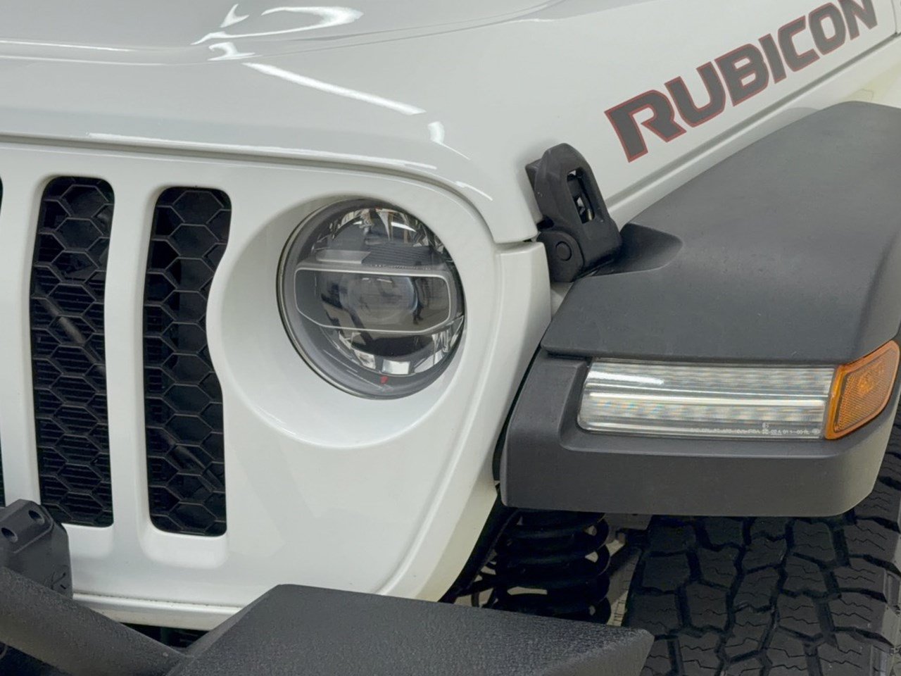 Used 2023 Jeep Gladiator Rubicon w/ LED Lighting Group AWD/4WD image 12