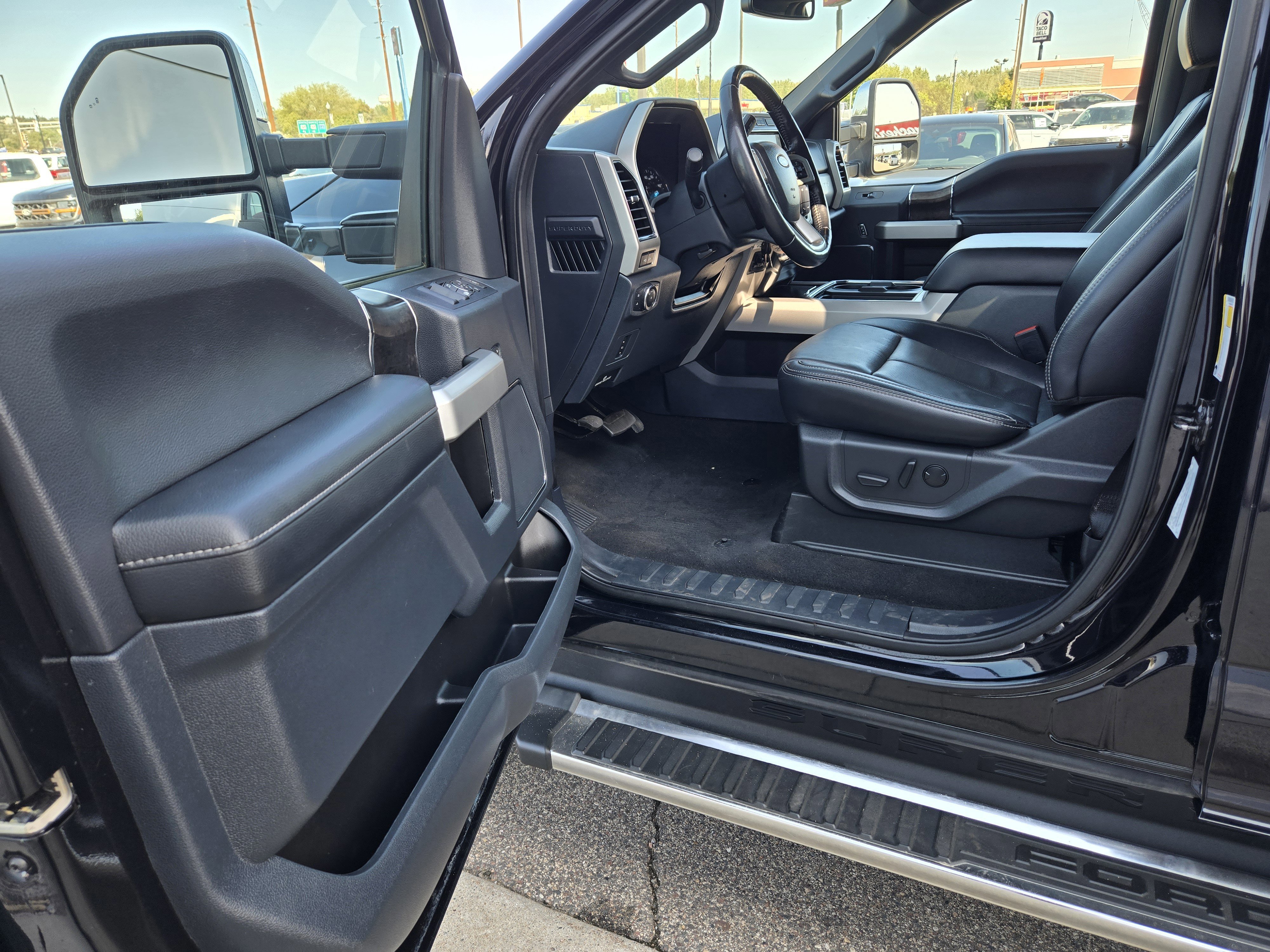 Certified 2022 Ford F350 Lariat w/ Chrome Package image 14