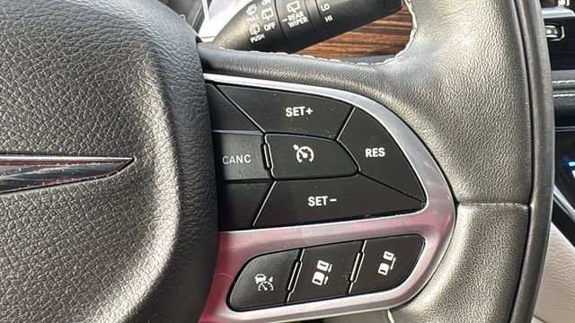 Used 2022 Chrysler Pacifica Limited image 27