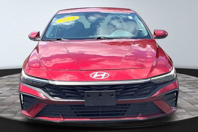 Used 2024 Hyundai Elantra SEL FWD image 3
