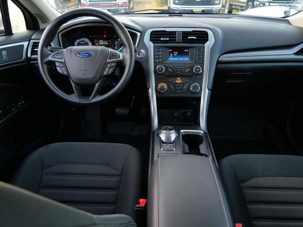Certified 2017 Ford Fusion SE FWD image 17