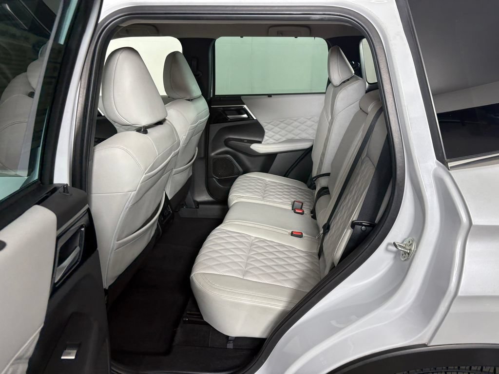 Used 2023 Mitsubishi Outlander SEL FWD image 28
