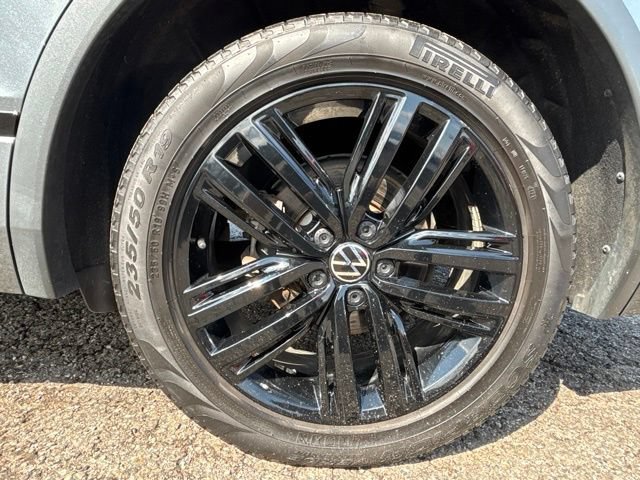Used 2022 Volkswagen Tiguan SE R-Line AWD/4WD image 30