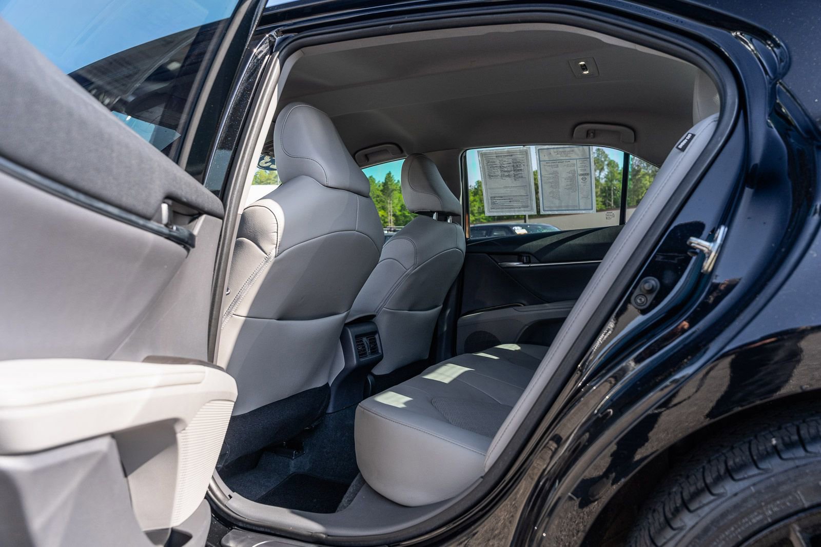 Used 2023 Toyota Camry XSE FWD image 16