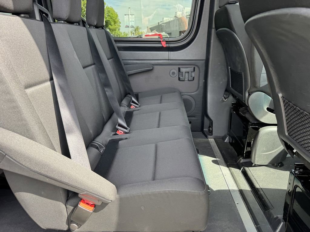 Used 2024 Mercedes-Benz Sprinter 2500 image 9