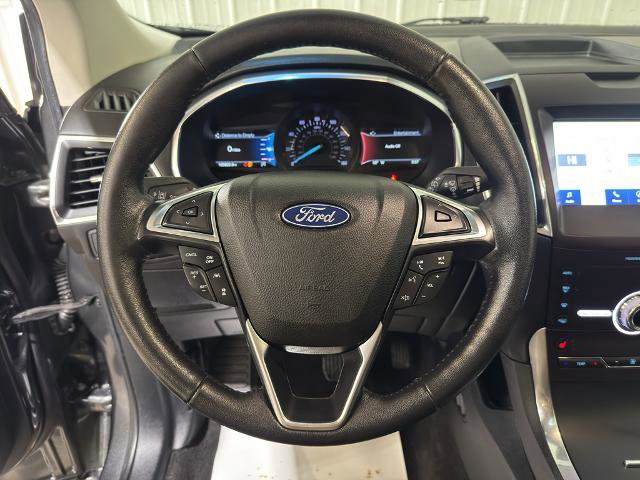 Certified 2020 Ford Edge Titanium FWD image 3