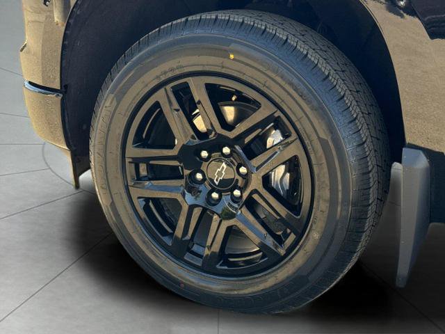 Used 2023 Chevrolet Silverado 1500 Custom w/ 2.7L Blackout Package AWD/4WD image 22