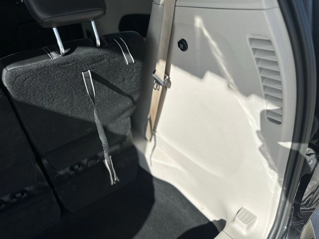 Used 2023 Chrysler Pacifica Touring-L image 46