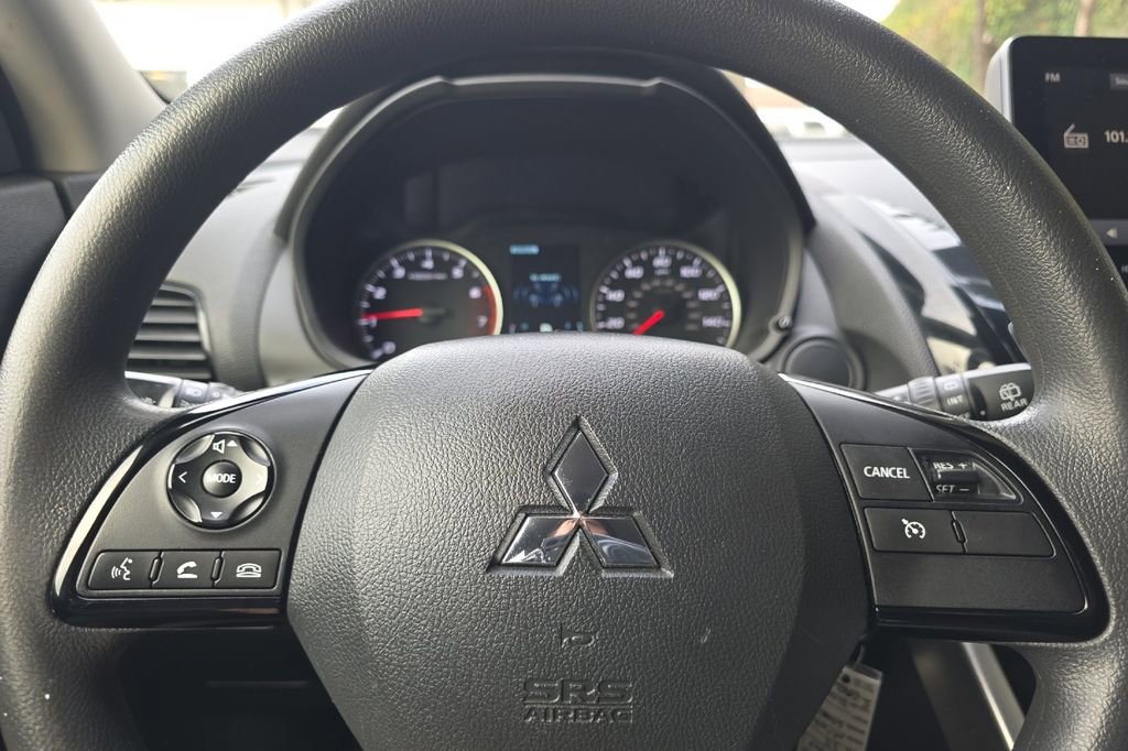 Used 2022 Mitsubishi Eclipse Cross LE image 22