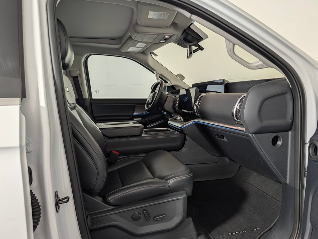 Certified 2025 Ford Expedition Max Platinum AWD/4WD image 9
