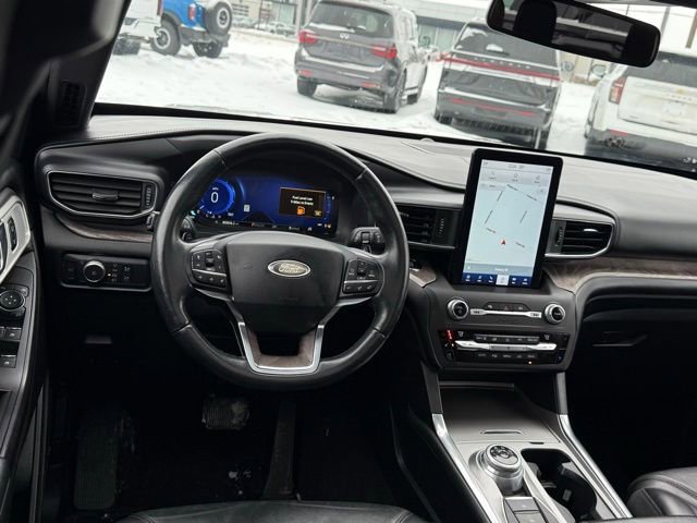 Certified 2020 Ford Explorer Platinum w/ Premium Technology Package image 32