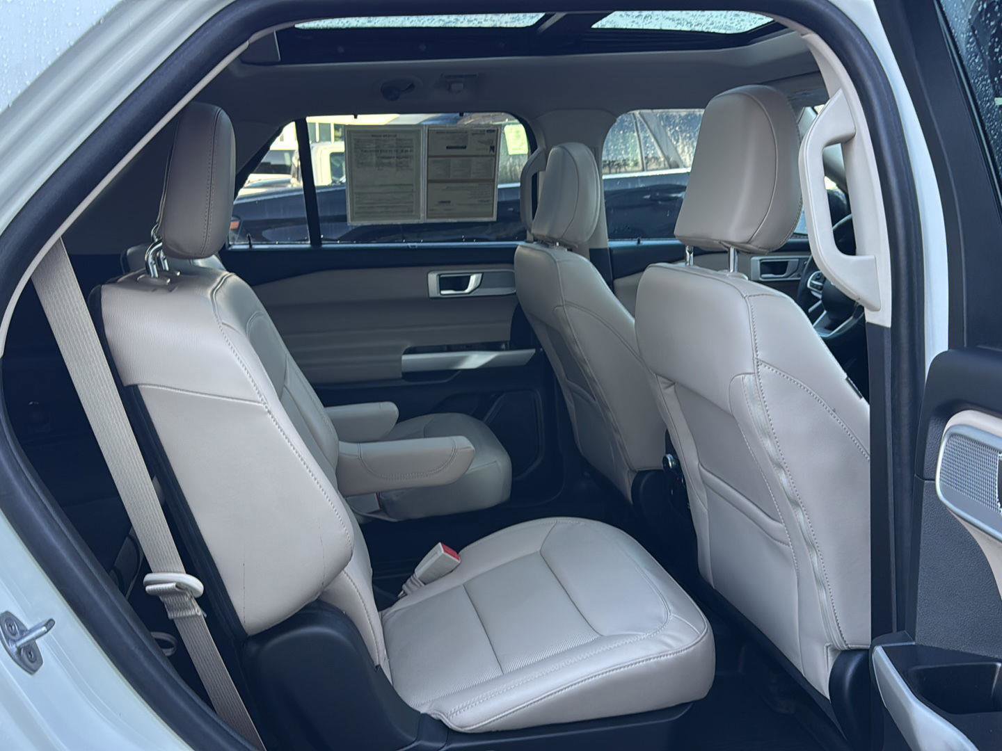 Certified 2022 Ford Explorer Limited w/ Equipment Group 301A image 11