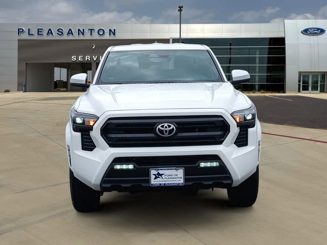 Used 2025 Toyota Tacoma SR5 AWD/4WD image 8