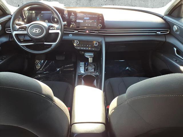 Used 2021 Hyundai Elantra SEL w/ Convenience + Premium Package image 15