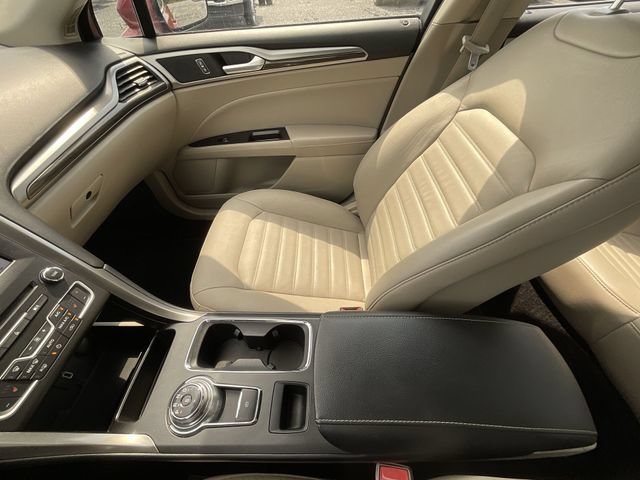Certified 2017 Ford Fusion SE w/ Fusion SE Technology Package FWD image 22