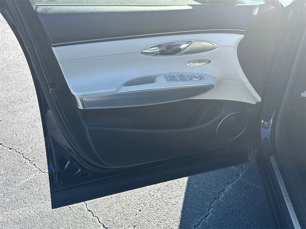 Used 2022 Genesis GV70 2.5T w/ Select Package image 10