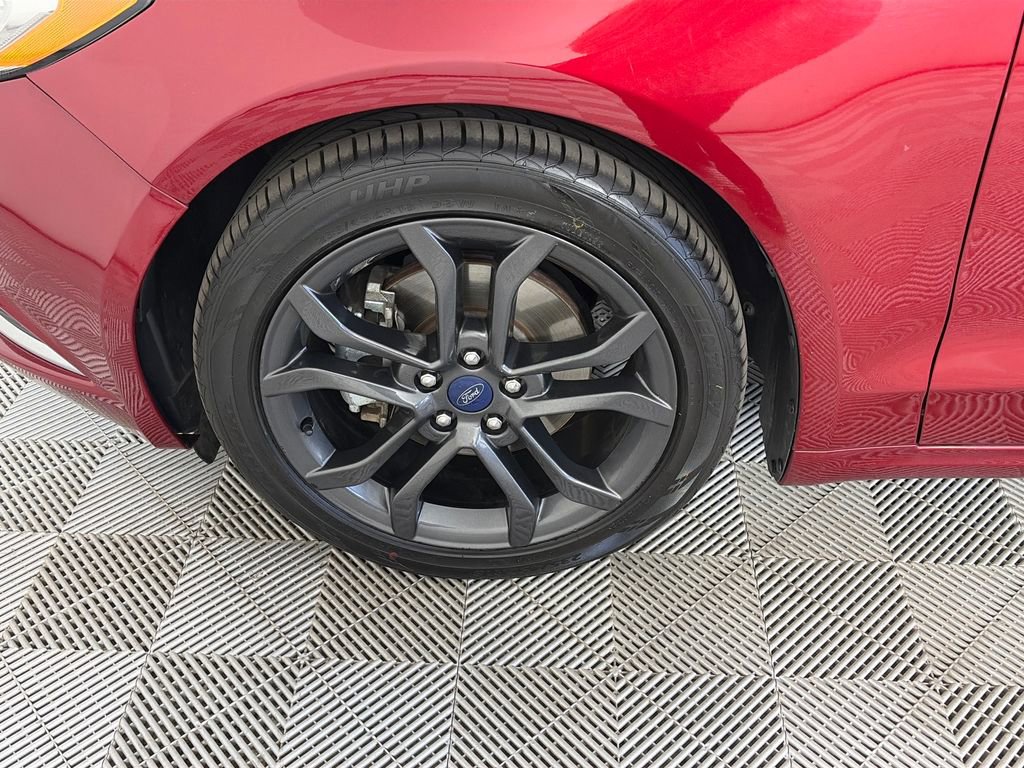 Certified 2018 Ford Fusion SE w/ Equipment Group 201A FWD image 8