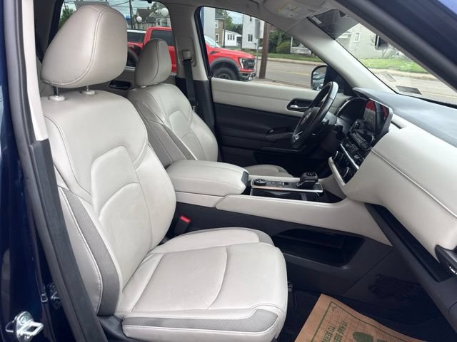 Used 2022 Nissan Pathfinder SL w/ Cargo Package AWD/4WD image 29