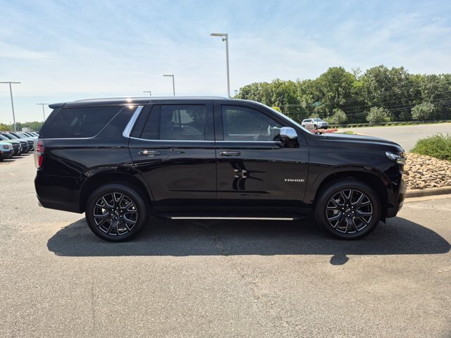 Used 2024 Chevrolet Tahoe Premier w/ Premium Package 2 AWD/4WD image 3
